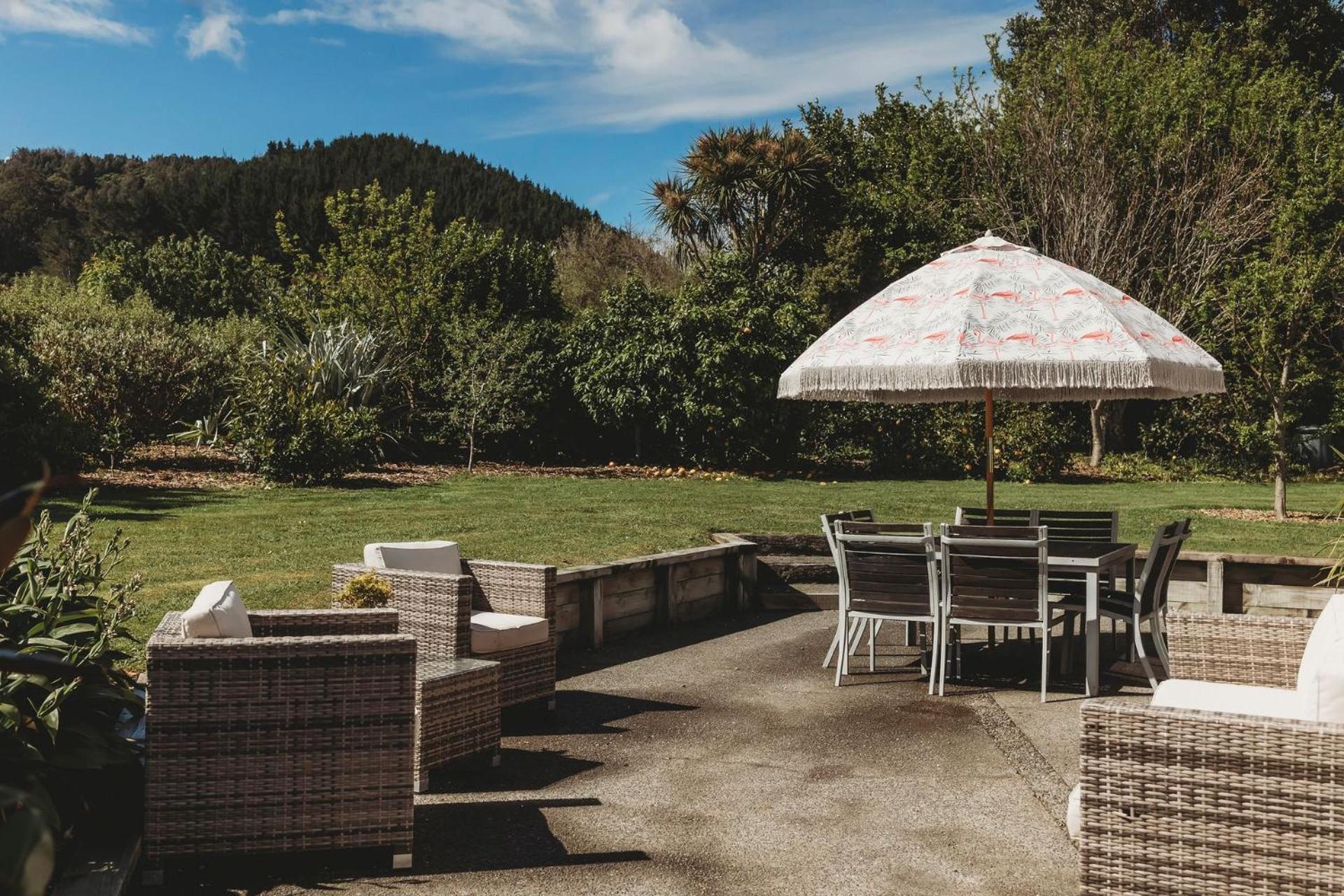 Вилла Wharepuni Oakura Retreat Tataraimaka Экстерьер фото